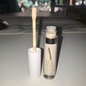 Colourpop No Filter Concealer